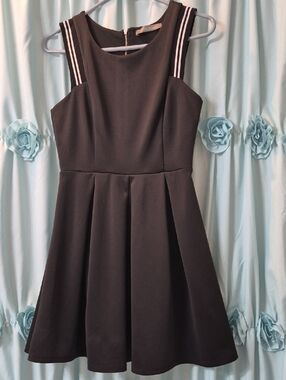 Finn & Clover Black Sleeveless Pleated Mini Stretch Skater Dress Sz M